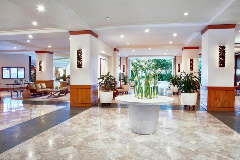 Ilikai Hotel Condo With Kitchen And Ocean View Хонолулу Екстериор снимка
